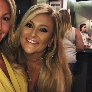 Meet your Posher, Casey